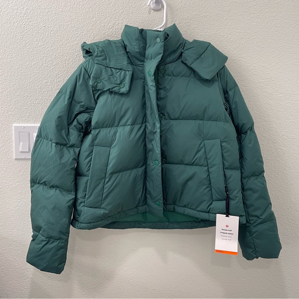NWT Lululemon Cropped Wunder Puff Jacket in Everglade green